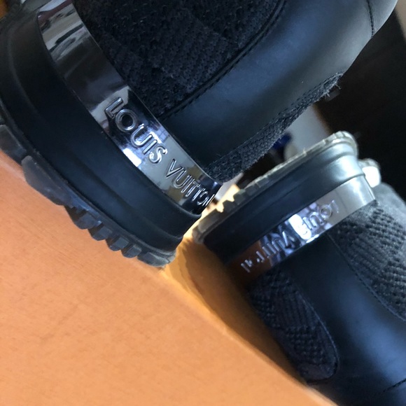 Louis Vuitton Men’s runaway trainer sneakers - Picture 6 of 8